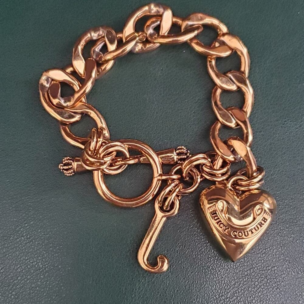 Vintage Juicy Couture Gold‎ Tone Y2K Heart Charm Bracelet Bangle Toggle Closure